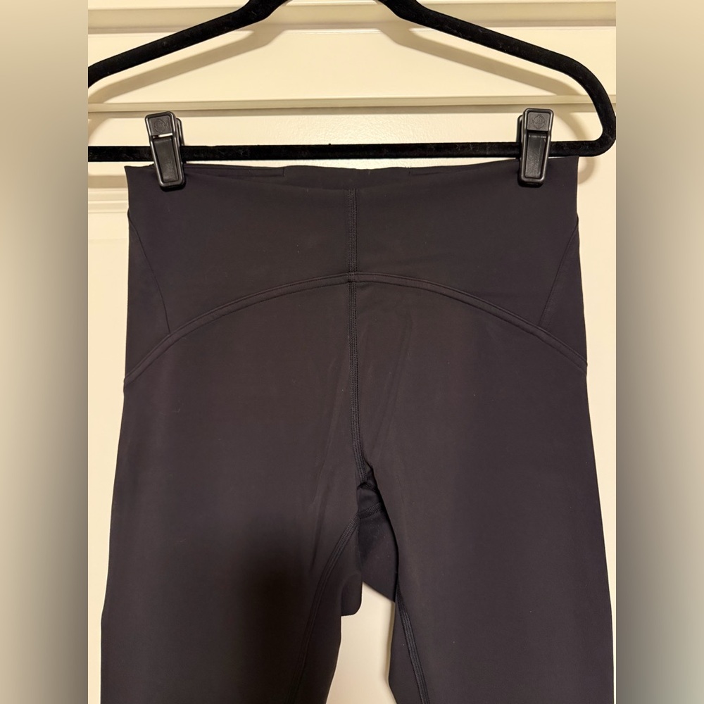 Lululemon Instill Black 25โ Leggings - size 8 - Picture 2 of 4